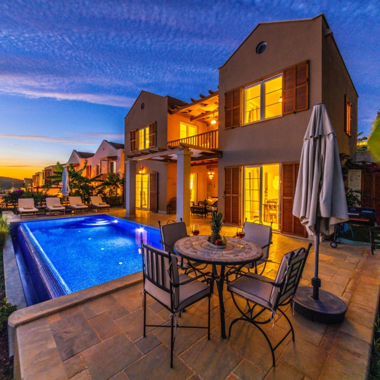 200 gaj villa